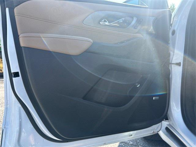 used 2023 Chevrolet Traverse car, priced at $33,988