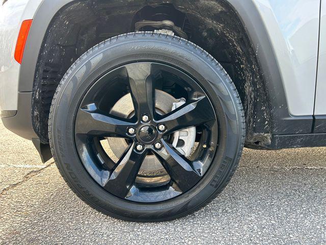 used 2025 Jeep Grand Cherokee L car, priced at $40,995