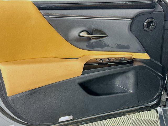 used 2025 Lexus ES 350 car, priced at $42,019