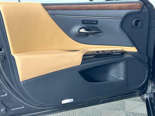 used 2025 Lexus ES 300h car, priced at $42,557