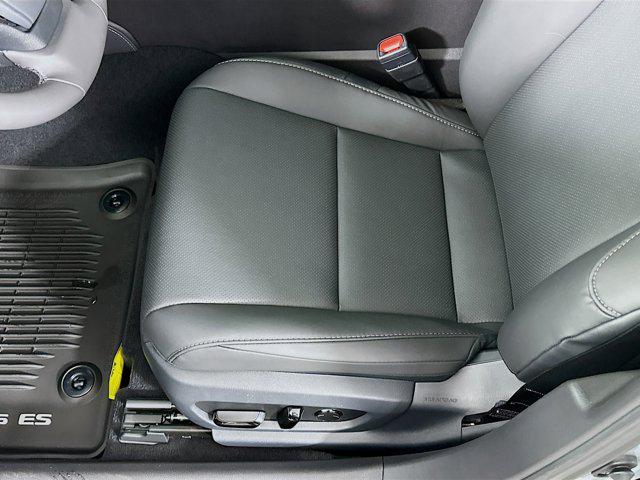 new 2025 Lexus ES 300h car, priced at $51,145