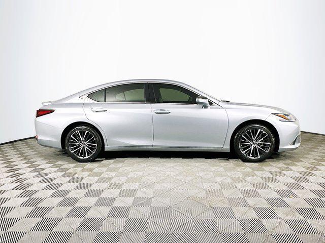 new 2025 Lexus ES 300h car, priced at $51,145