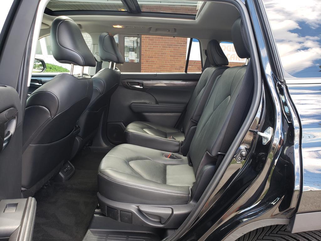 used 2021 Toyota Highlander car, priced at $37,495