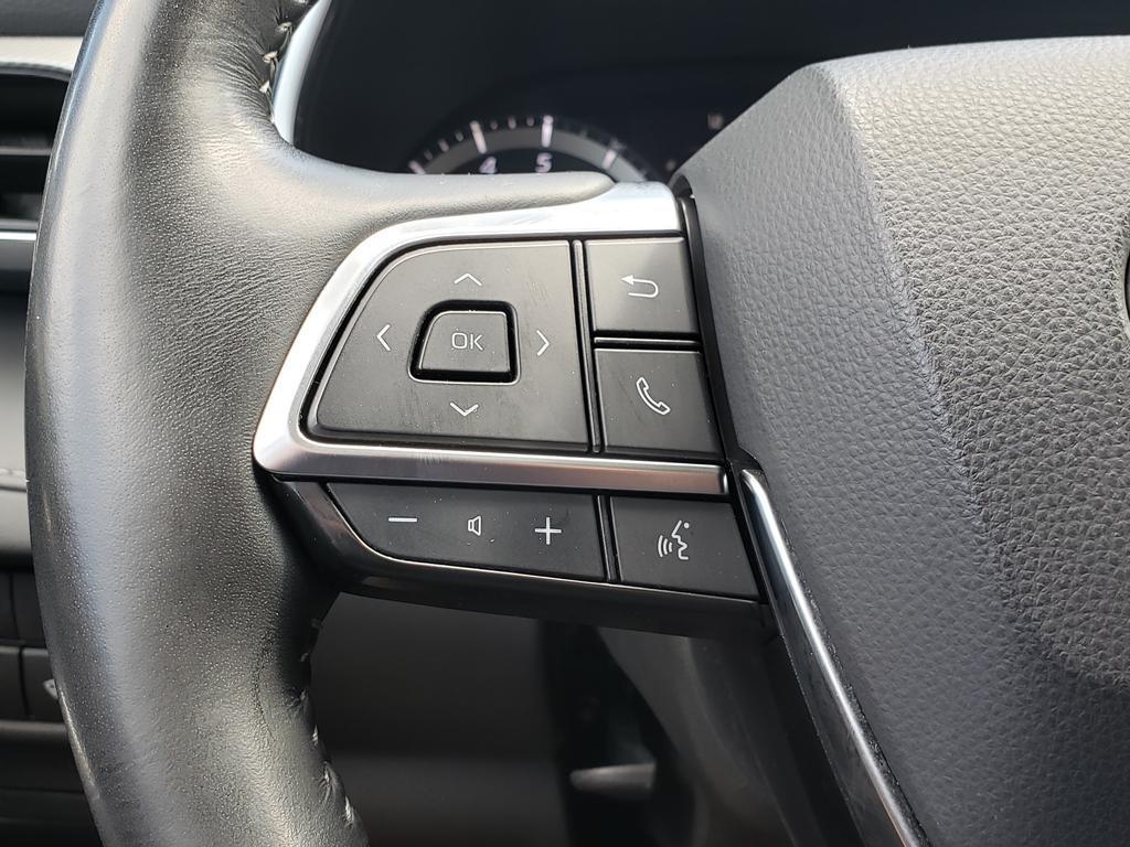 used 2021 Toyota Highlander car, priced at $37,495