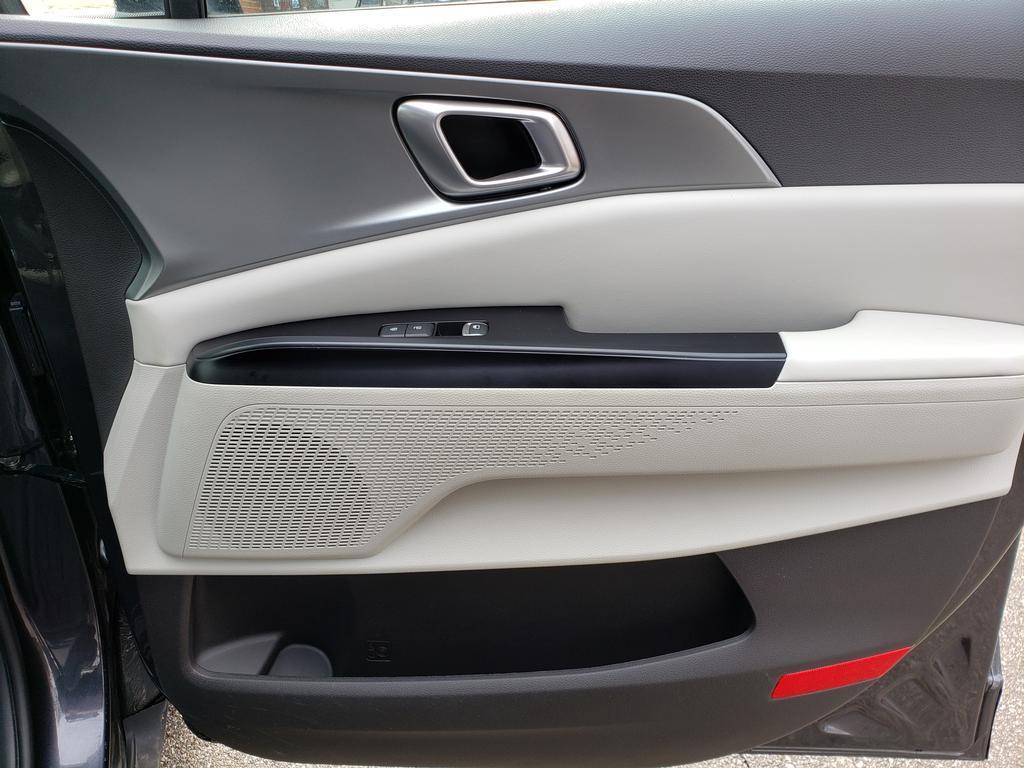 used 2022 Kia Carnival car, priced at $26,995