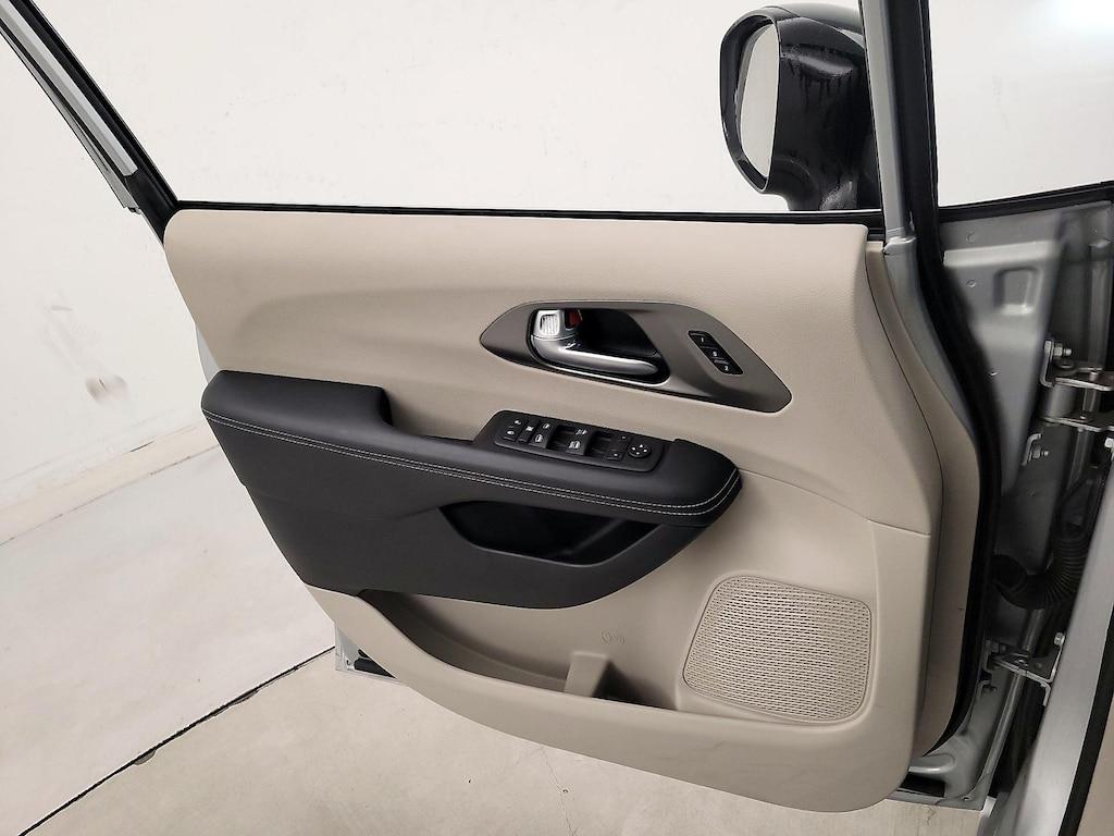 used 2024 Chrysler Pacifica car, priced at $28,998