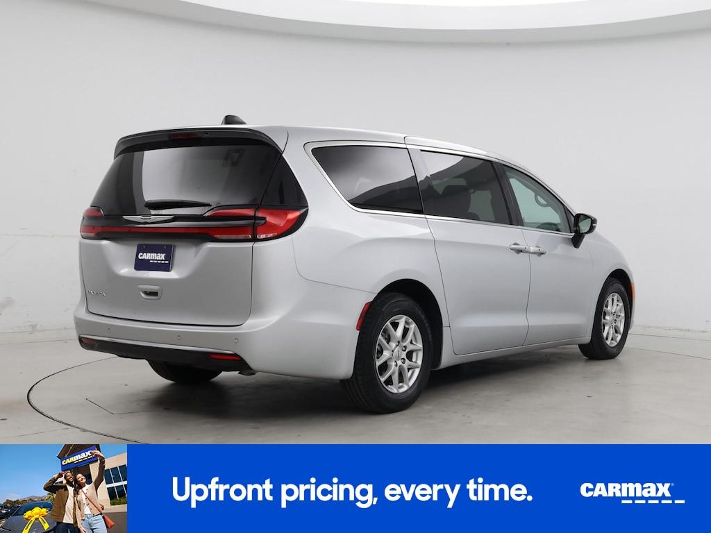 used 2024 Chrysler Pacifica car, priced at $28,998