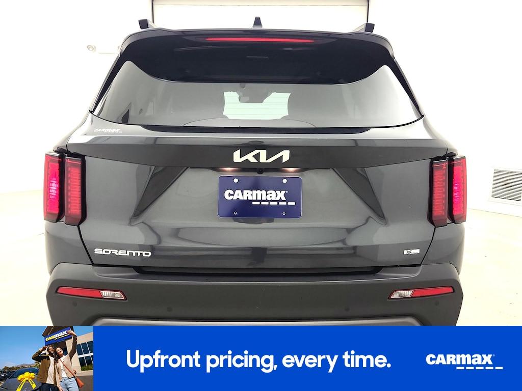 used 2023 Kia Sorento car, priced at $31,998