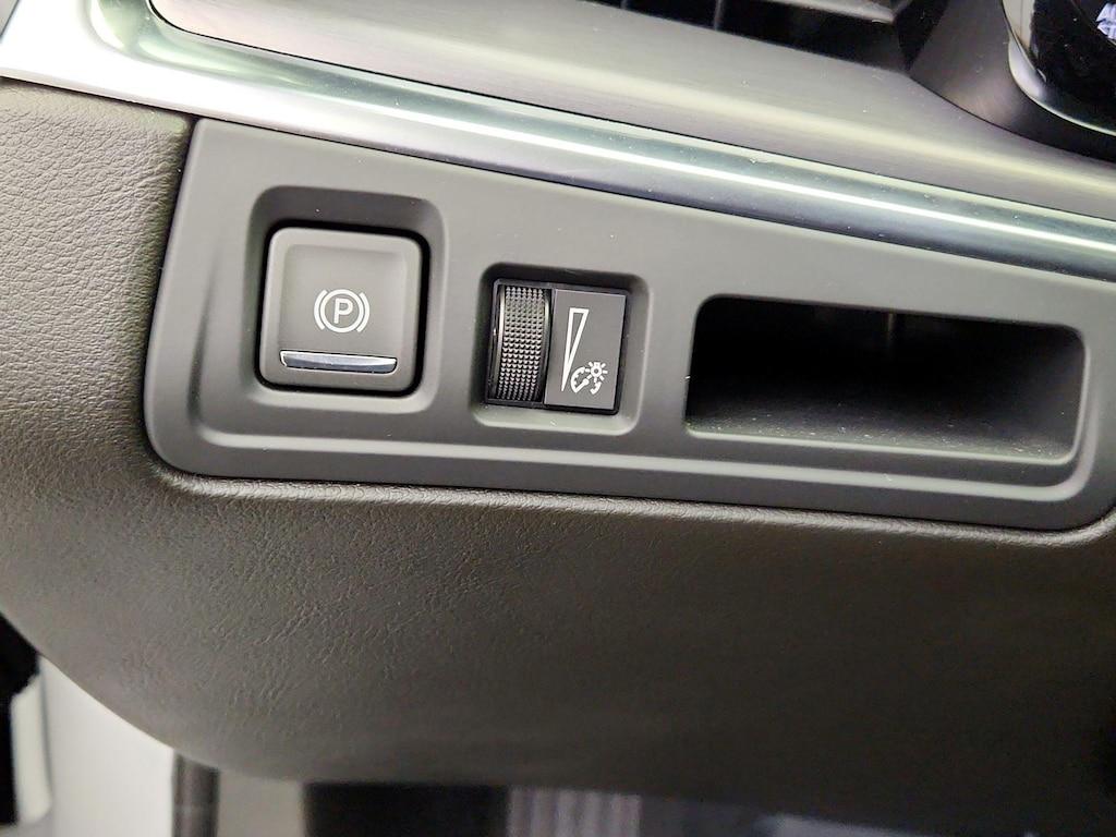 used 2024 Cadillac XT5 car, priced at $30,998