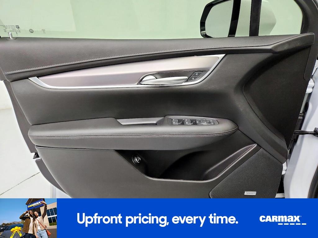 used 2024 Cadillac XT5 car, priced at $30,998