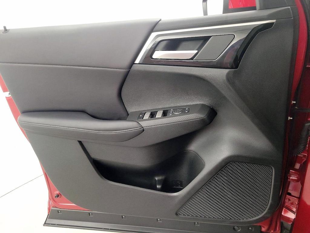 used 2024 Mitsubishi Outlander car, priced at $25,998