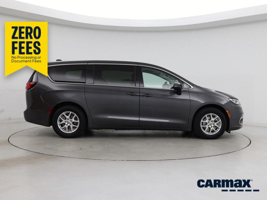 used 2023 Chrysler Pacifica car, priced at $24,998