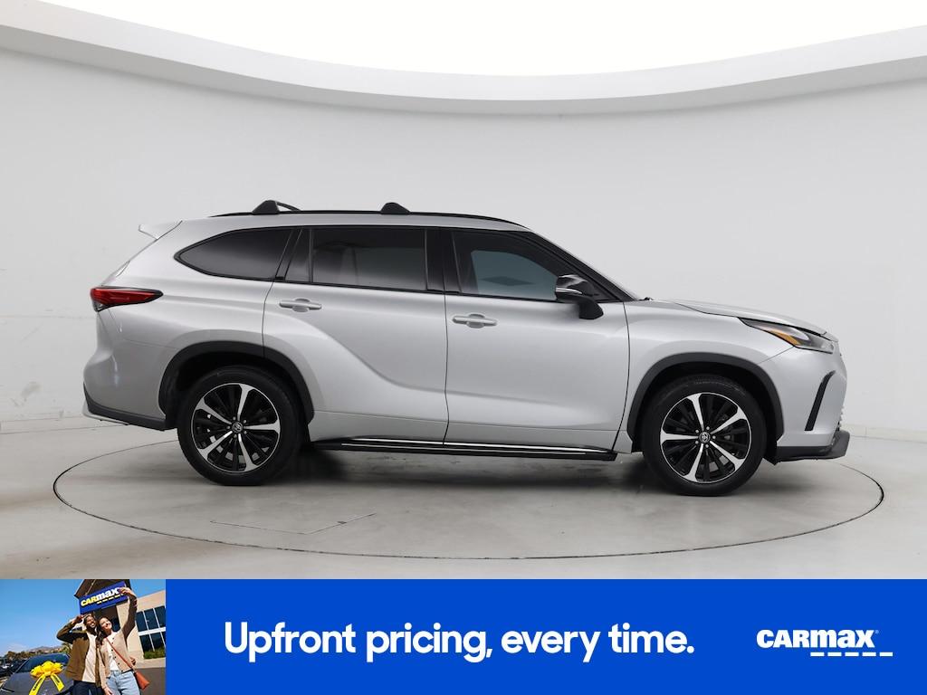 used 2021 Toyota Highlander car, priced at $30,998