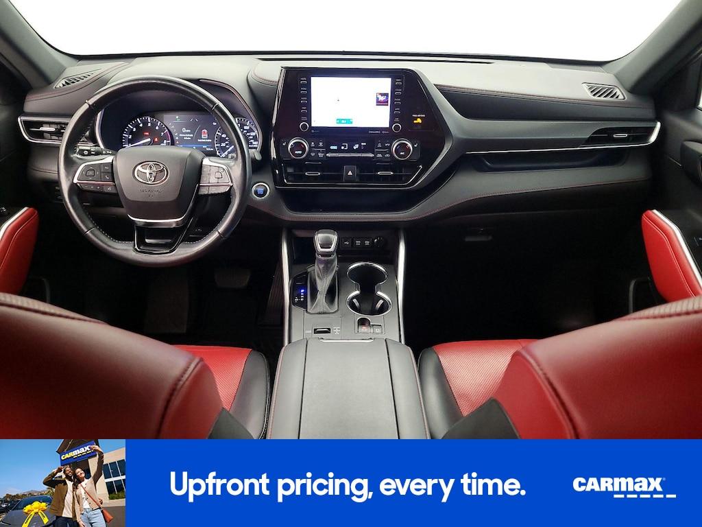 used 2021 Toyota Highlander car, priced at $30,998
