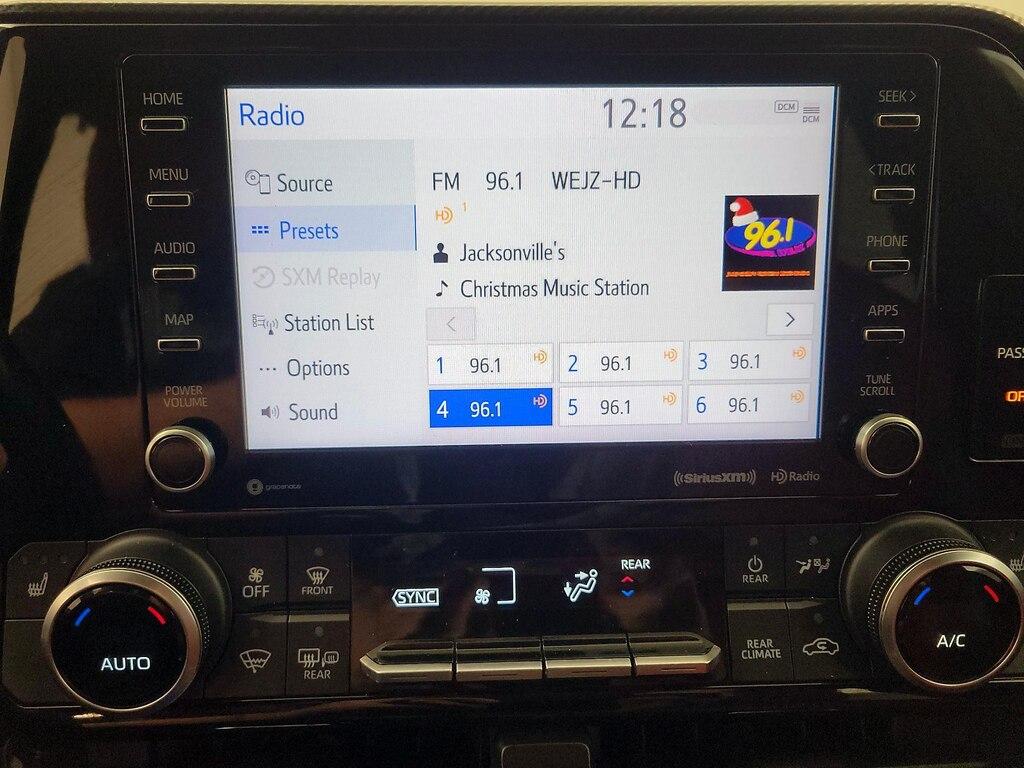 used 2021 Toyota Highlander car, priced at $30,998