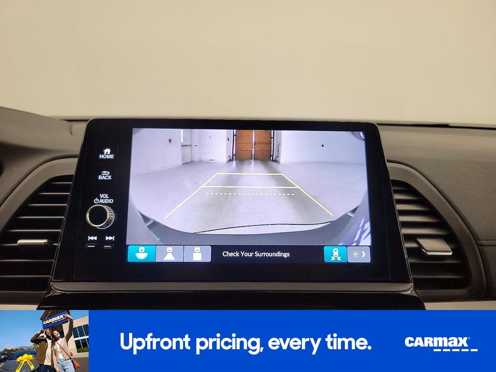 used 2025 Honda Odyssey car, priced at $37,998