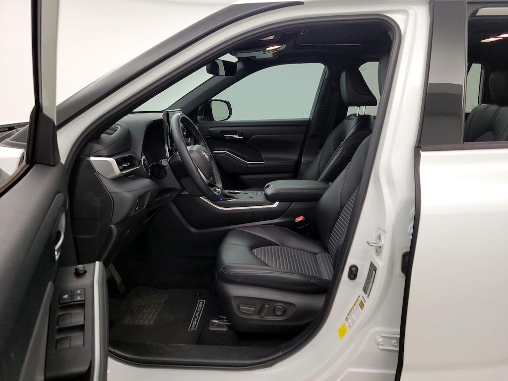 used 2022 Toyota Highlander car, priced at $37,998