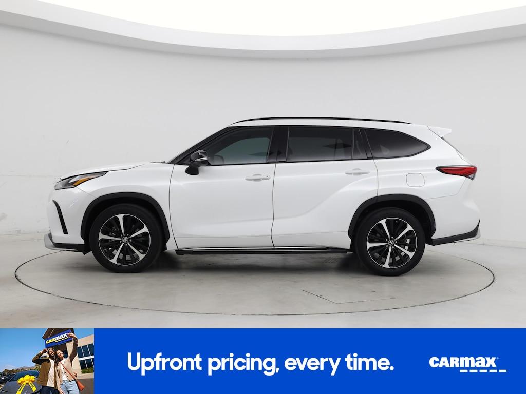 used 2022 Toyota Highlander car, priced at $37,998