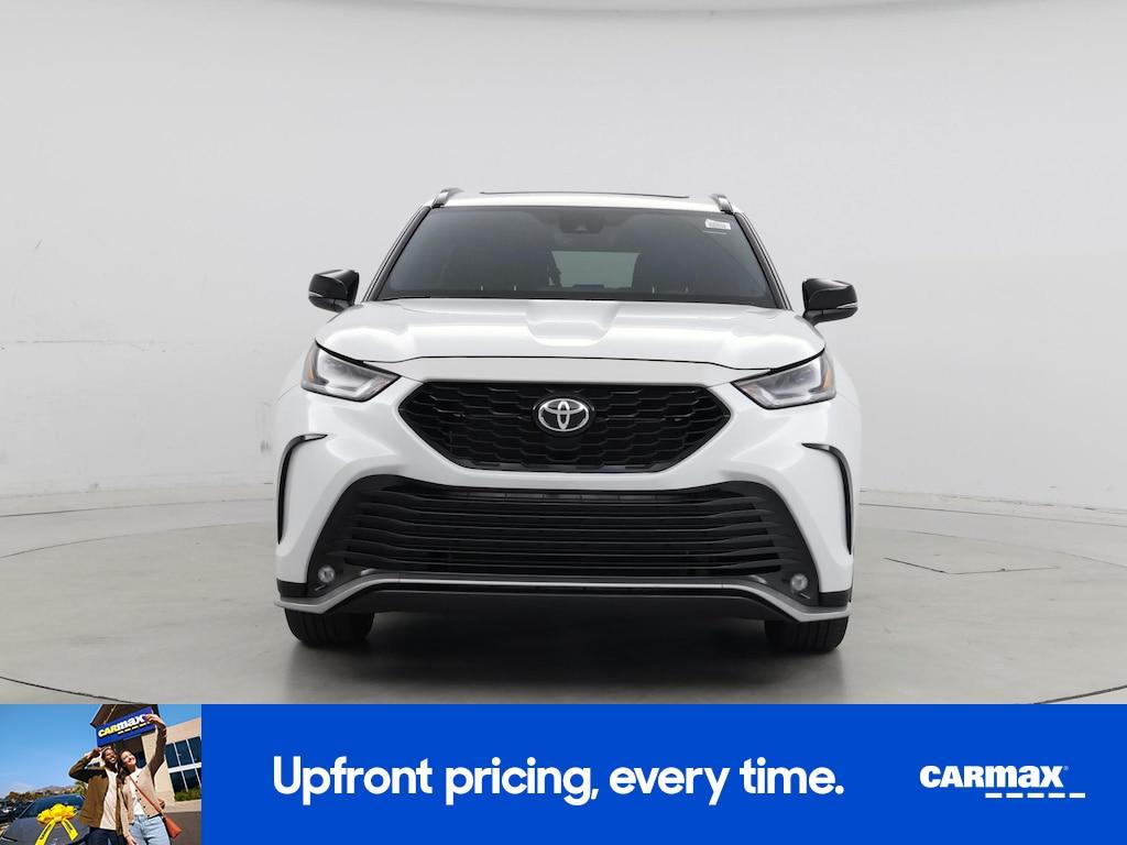used 2022 Toyota Highlander car, priced at $37,998