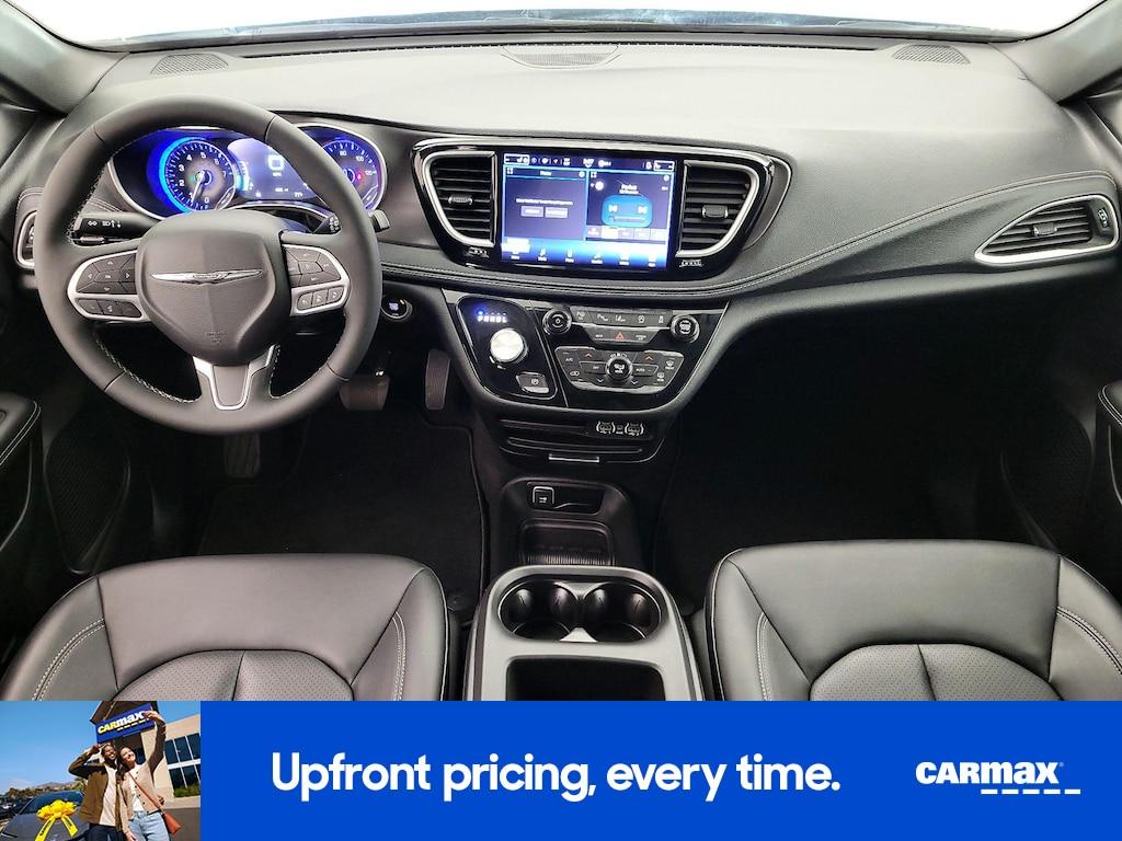 used 2025 Chrysler Pacifica car, priced at $34,998