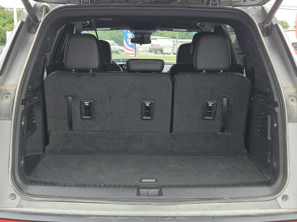 used 2024 Chevrolet Traverse car, priced at $31,993