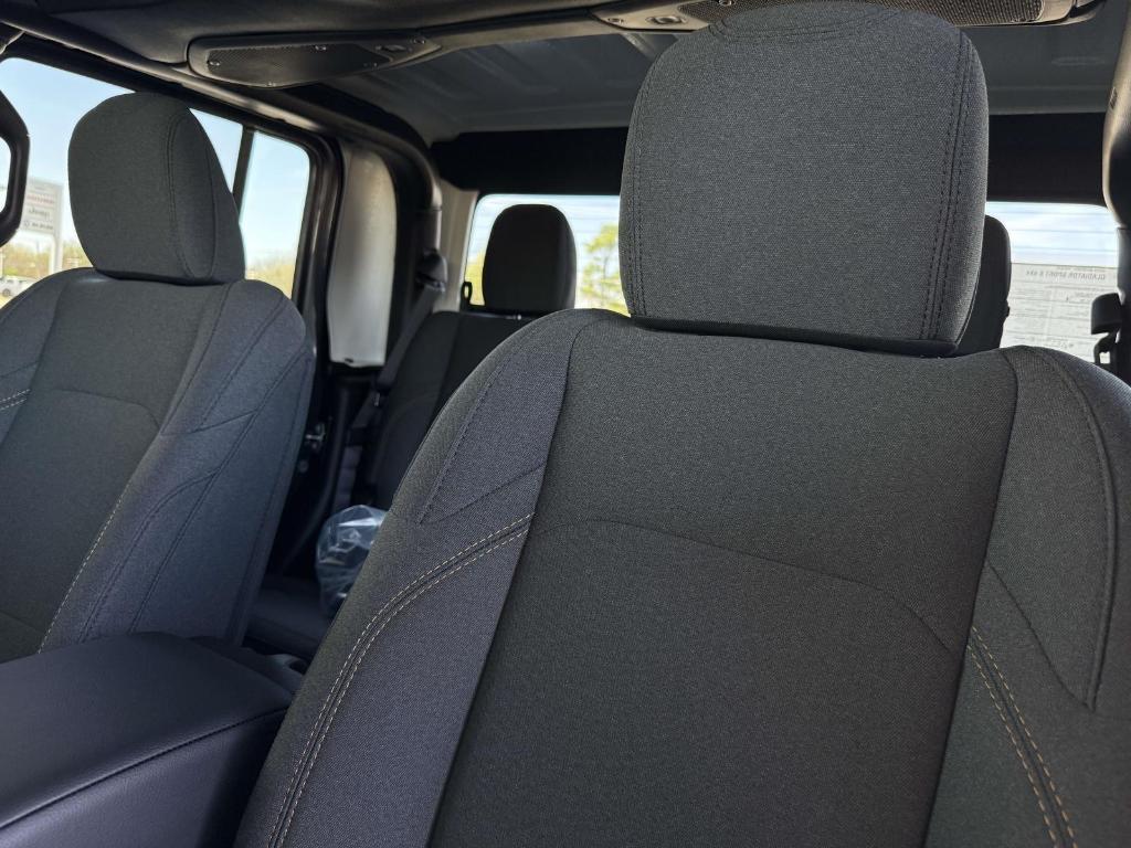 new 2025 Jeep Gladiator car, priced at $40,795
