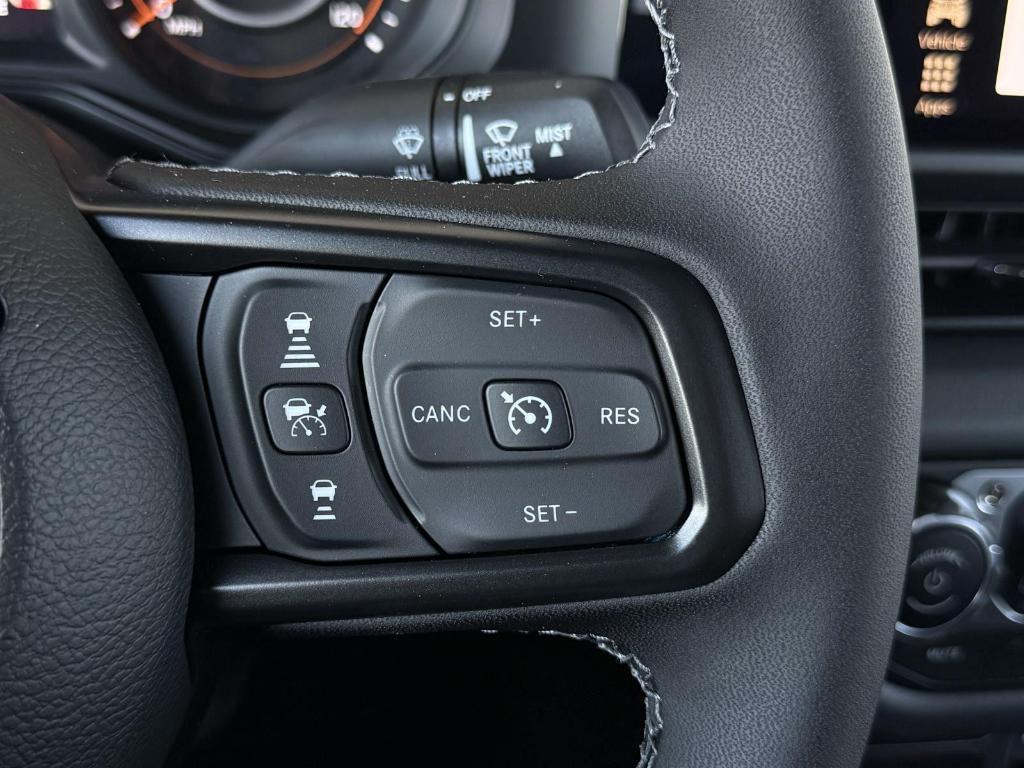 new 2025 Jeep Gladiator car, priced at $43,005