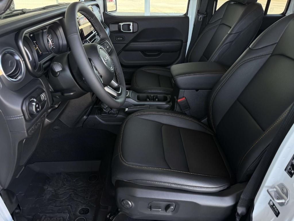 new 2025 Jeep Gladiator car, priced at $43,005