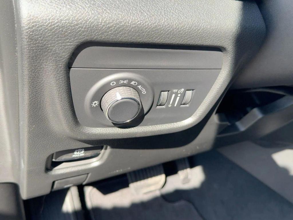 new 2025 Jeep Grand Cherokee L car, priced at $37,673