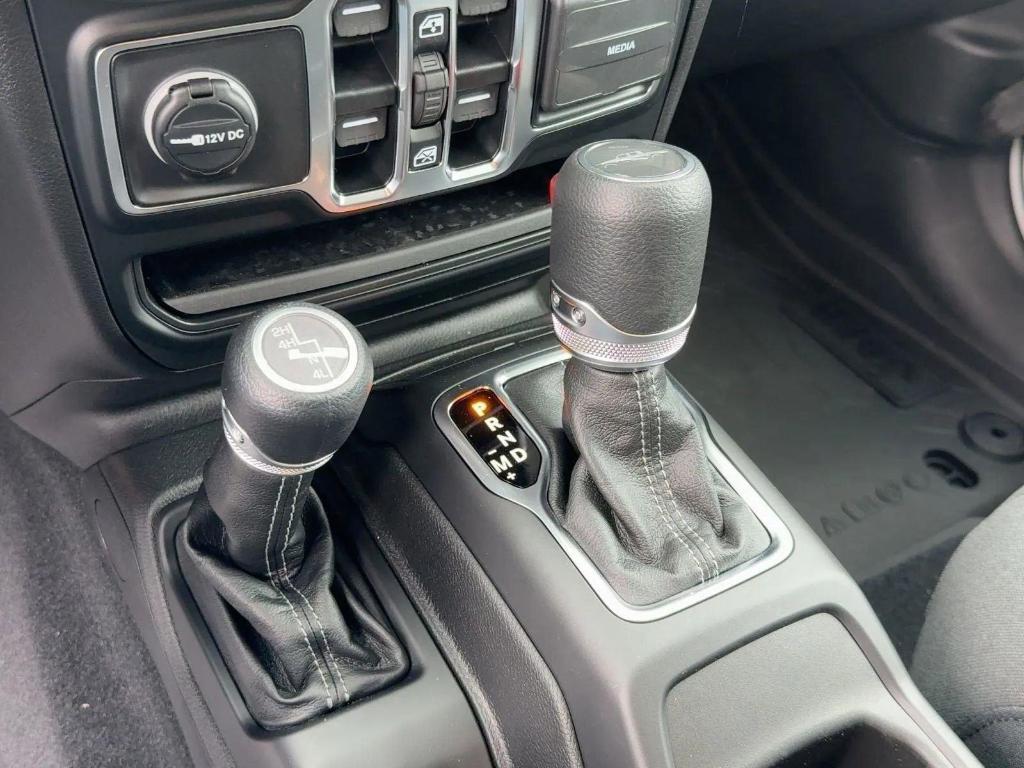 new 2025 Jeep Gladiator car, priced at $40,259