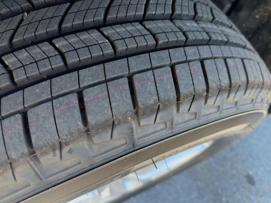 new 2025 Jeep Grand Cherokee L car, priced at $37,899