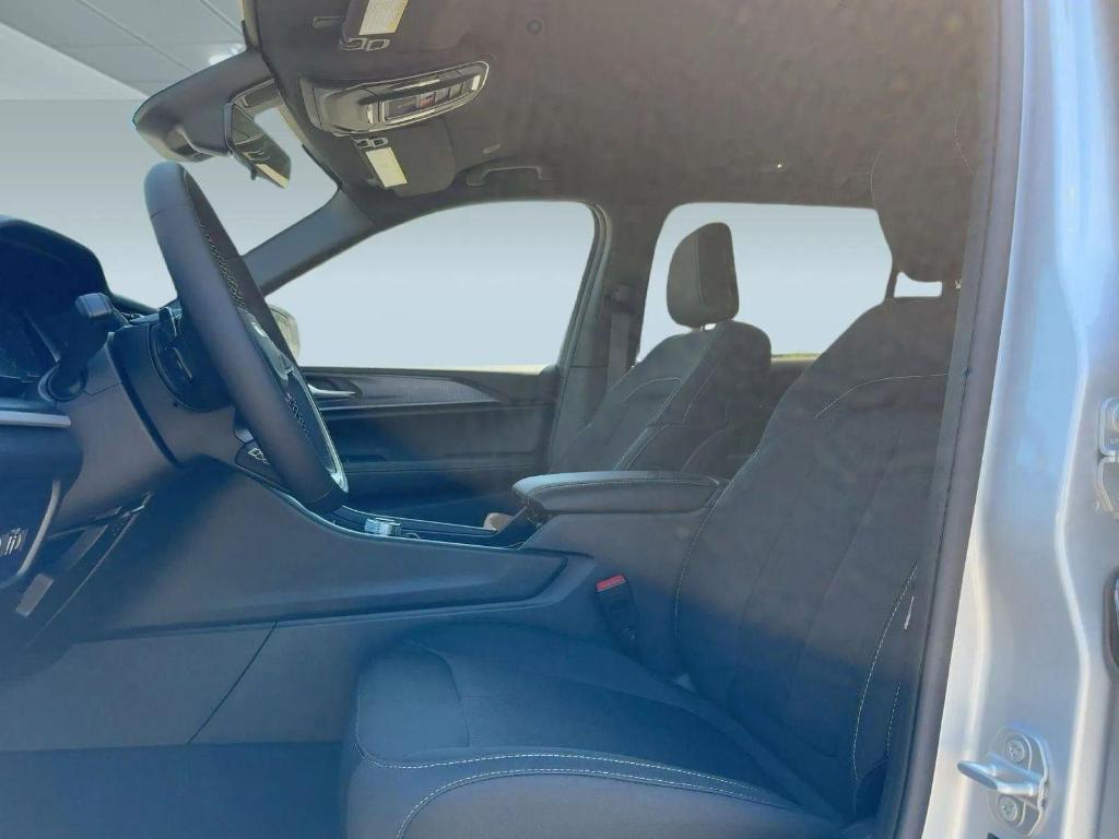 new 2025 Jeep Grand Cherokee L car, priced at $37,899