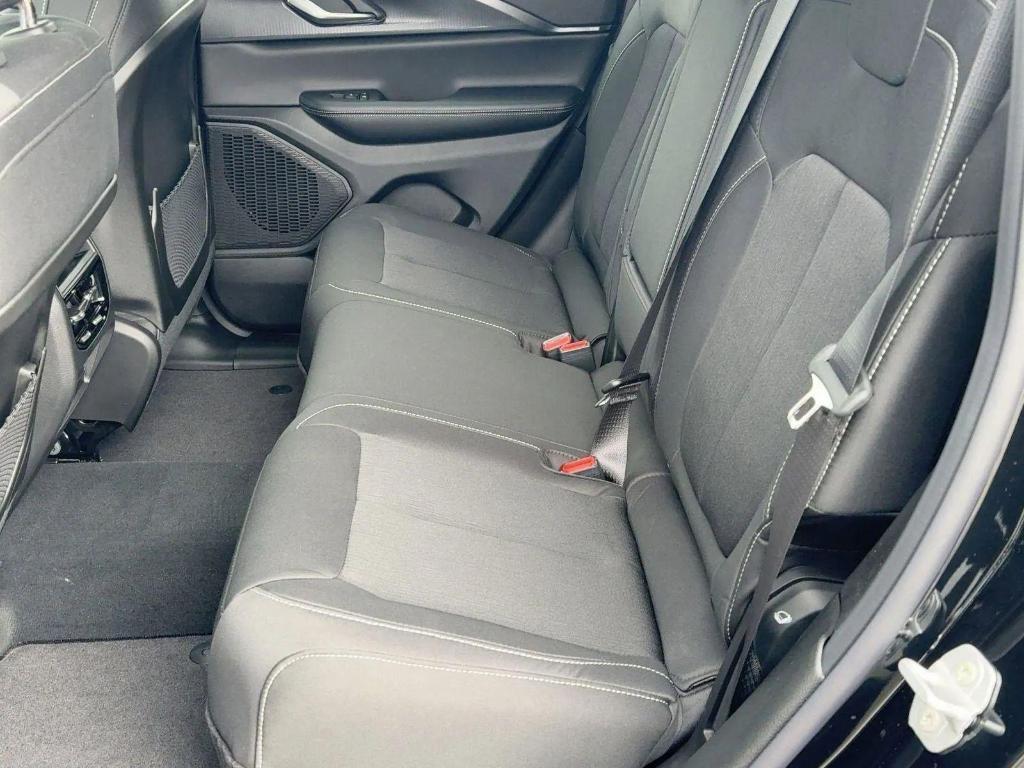 new 2025 Jeep Grand Cherokee car, priced at $33,999