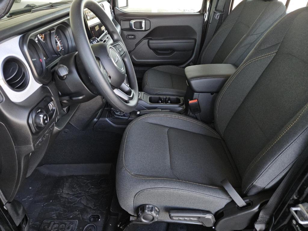 new 2026 Jeep Gladiator car, priced at $41,723