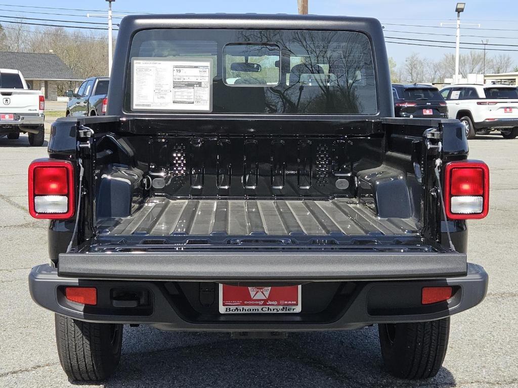 new 2026 Jeep Gladiator car, priced at $41,723