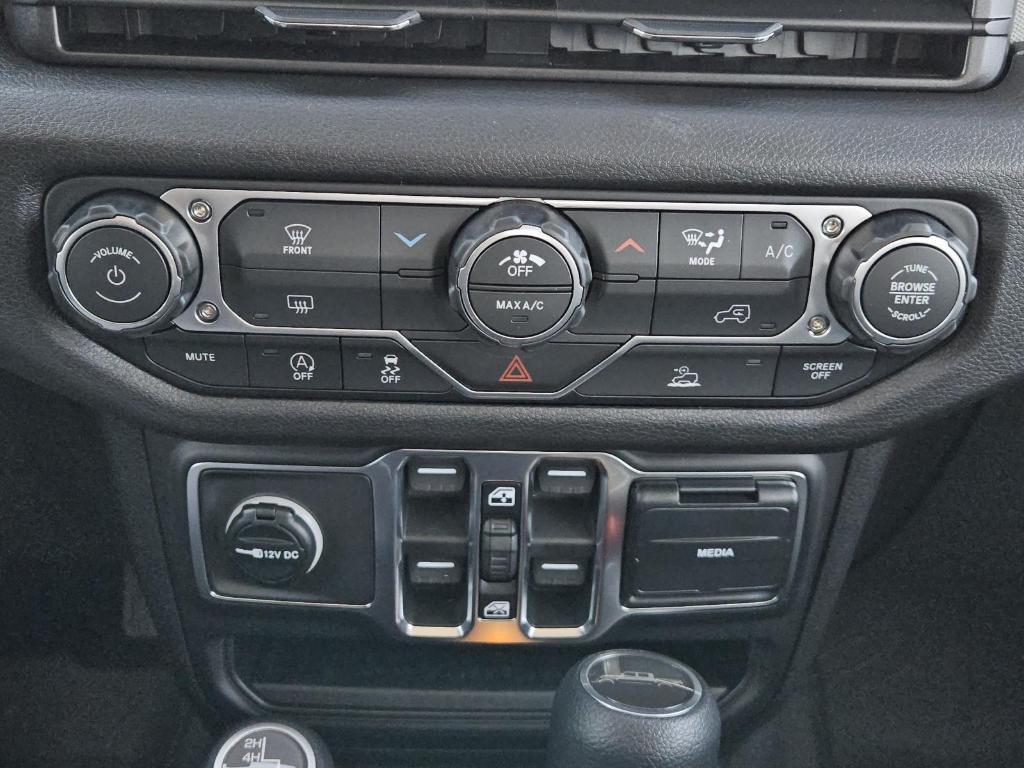 new 2026 Jeep Gladiator car, priced at $41,723