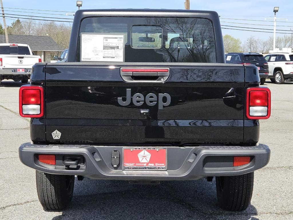 new 2026 Jeep Gladiator car, priced at $41,723