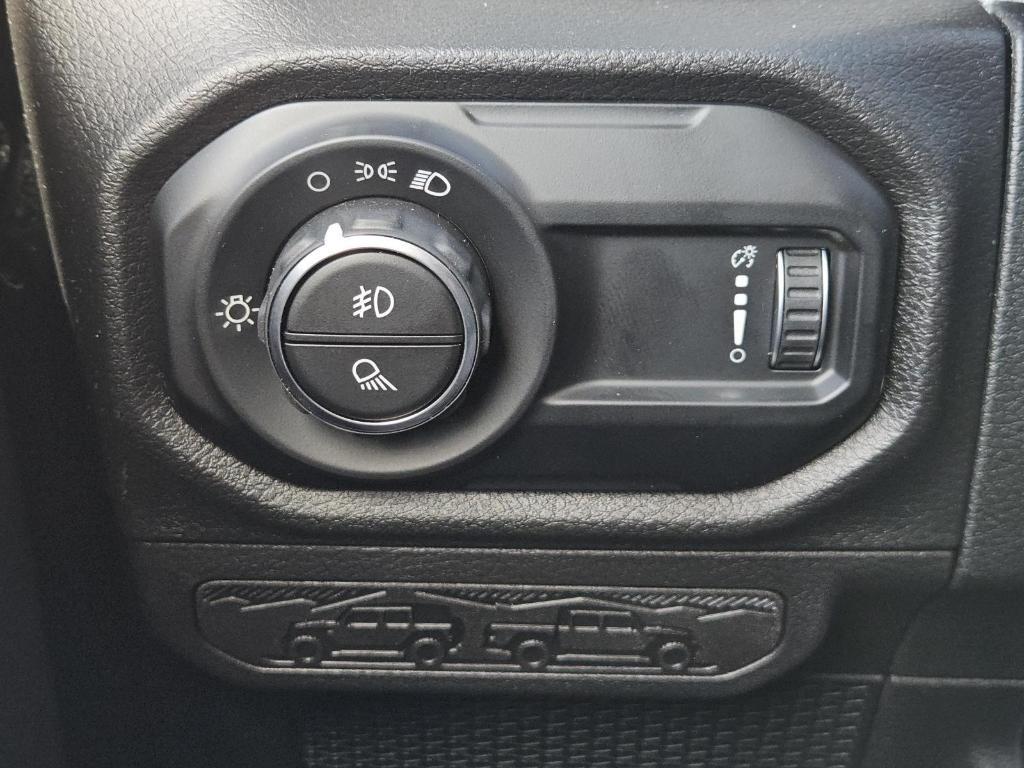 new 2026 Jeep Gladiator car, priced at $41,723