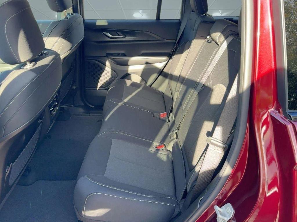 new 2025 Jeep Grand Cherokee car, priced at $35,499