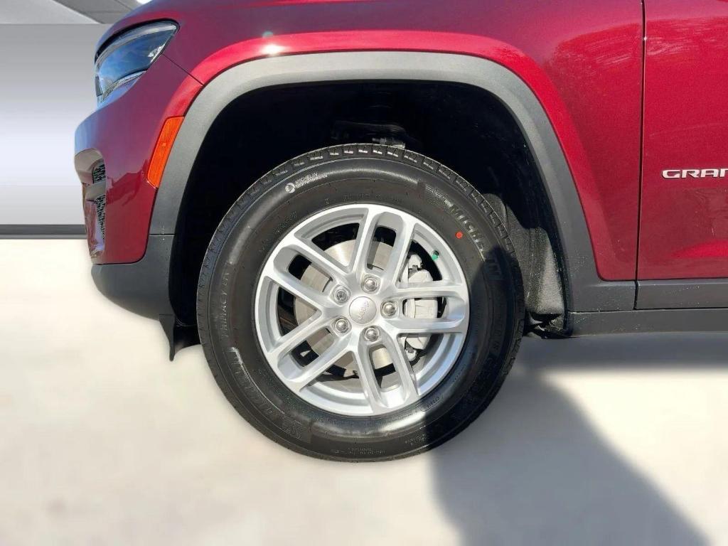 new 2025 Jeep Grand Cherokee car, priced at $35,499
