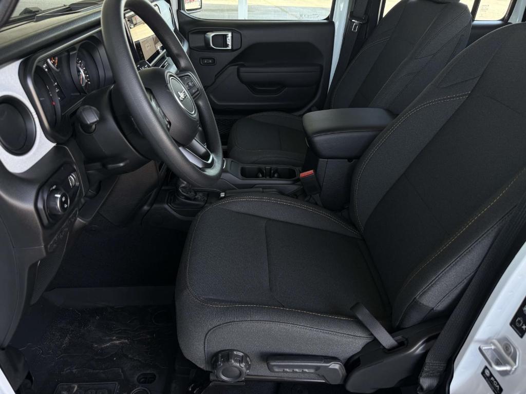 new 2026 Jeep Gladiator car, priced at $39,299