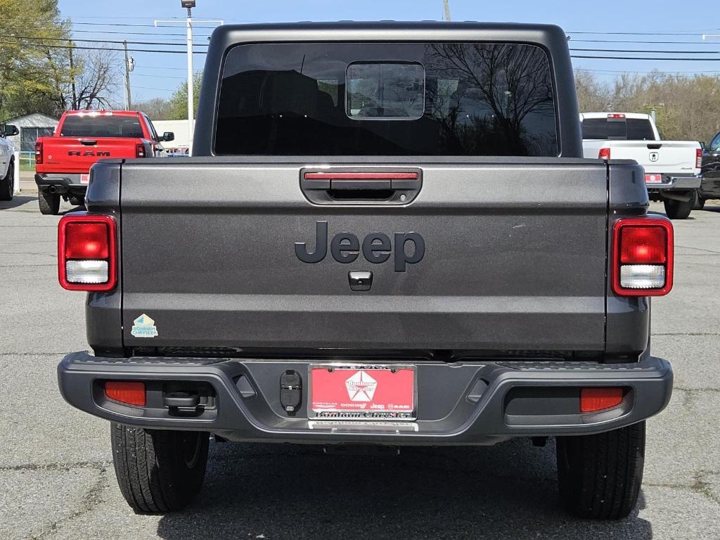new 2025 Jeep Gladiator car, priced at $43,458