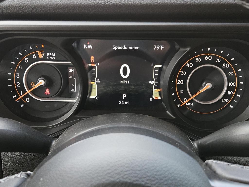 new 2025 Jeep Gladiator car, priced at $43,839
