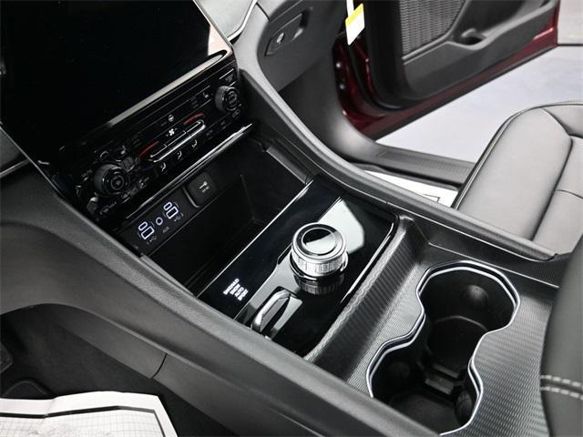 new 2025 Jeep Grand Cherokee car, priced at $48,242