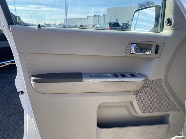 used 2008 Mercury Mariner Hybrid car, priced at $2,688