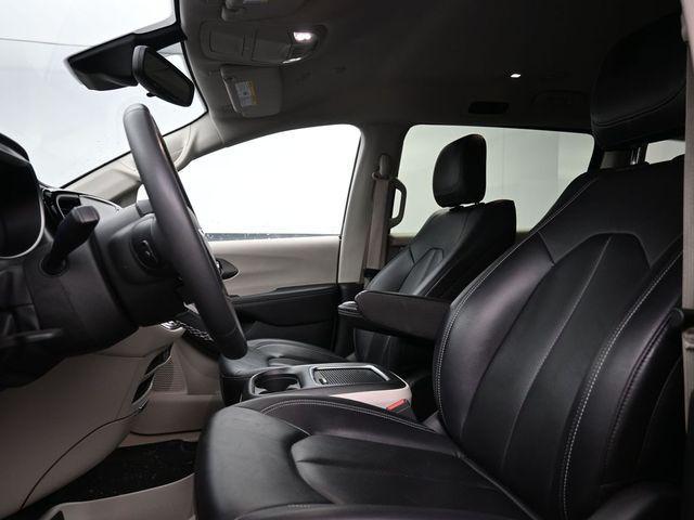 used 2024 Chrysler Pacifica Hybrid car, priced at $31,900