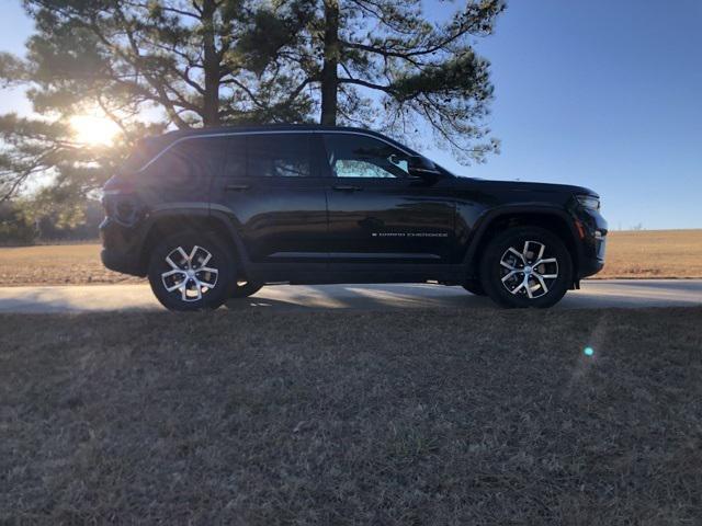 used 2024 Jeep Grand Cherokee car, priced at $31,862