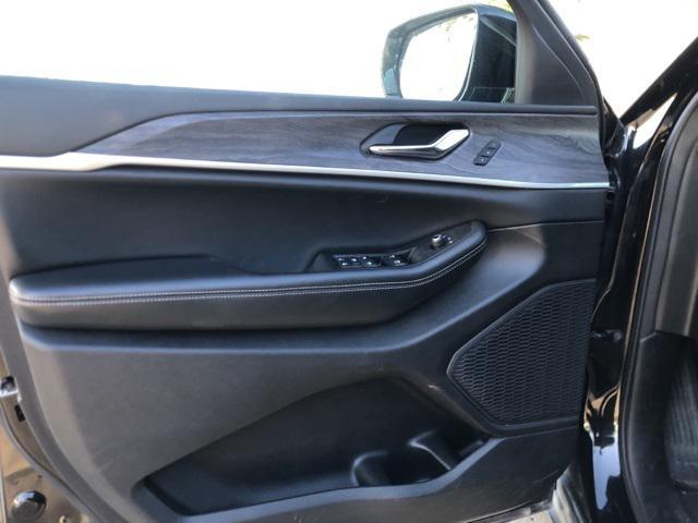 used 2024 Jeep Grand Cherokee car, priced at $31,862