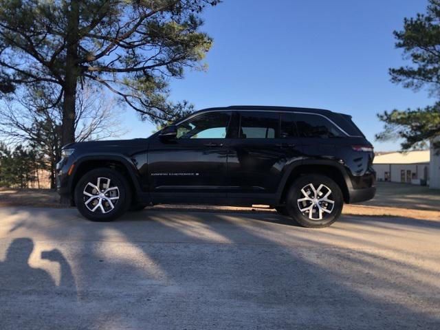 used 2024 Jeep Grand Cherokee car, priced at $31,862