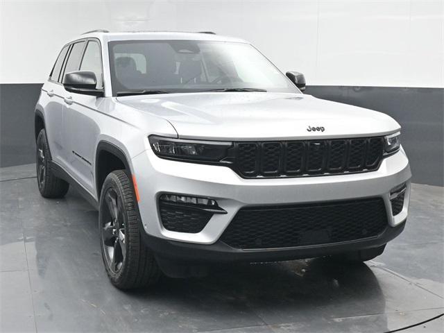 new 2025 Jeep Grand Cherokee car, priced at $49,667